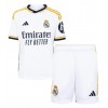 Real Madrid Heimtrikot 2023-24 Kurzarm (+ kurze hosen)